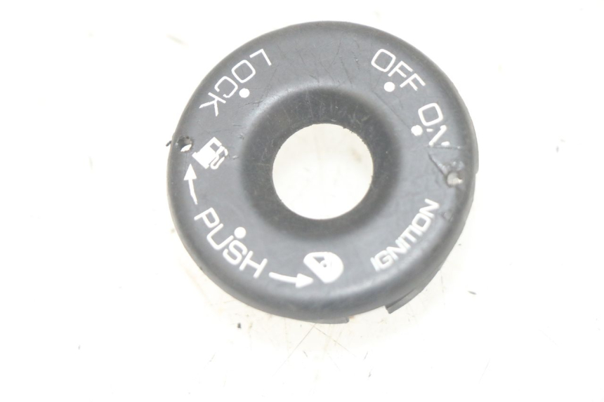 photo de IGNITION SWITCH COVER PIAGGIO MP3 HPE 300 (2019 - 2026) - Component detail