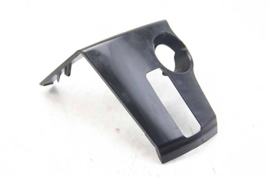 photo de IGNITION SWITCH COVER PIAGGIO BEVERLY 125 (2010 - 2015)
