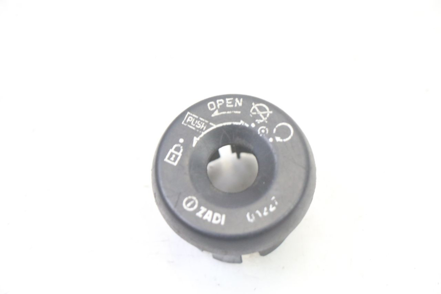 photo de IGNITION SWITCH COVER APRILIA SCARABEO GT TOURING 125 (1999 - 2005)