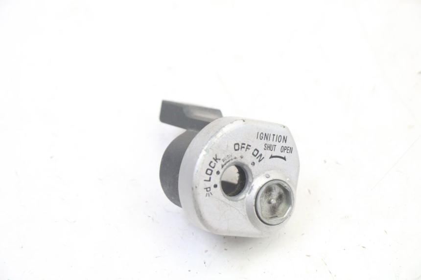 photo de IGNITION SWITCH COVER SUZUKI UH BURGMAN 125 (2002 - 2006)