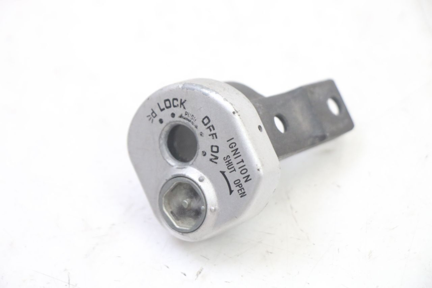 photo de IGNITION SWITCH COVER SUZUKI UH BURGMAN 125 (2002 - 2006)