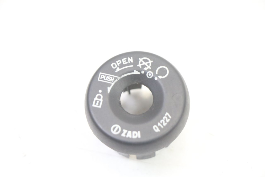 photo de IGNITION SWITCH COVER YAMAHA WHY 50 (1998 - 2000)