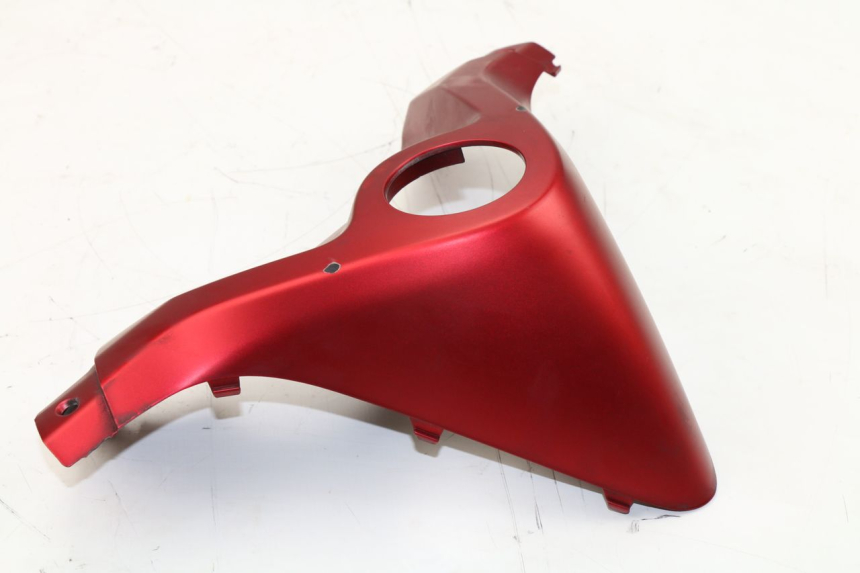 photo de IGNITION SWITCH COVER YAMAHA TRICITY 125 (2012 - 2016) - Technical close-up