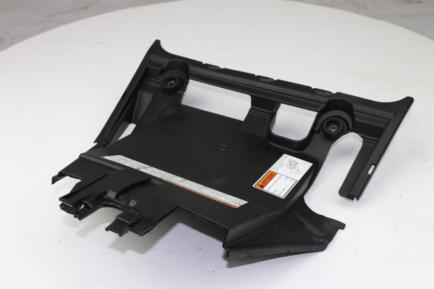 photo de UNDERSEAT PANEL SUZUKI AN BURGMAN 400 (1999 - 2005)