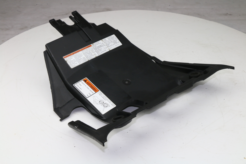 photo de UNDERSEAT PANEL SUZUKI AN BURGMAN 400 (1999 - 2005)