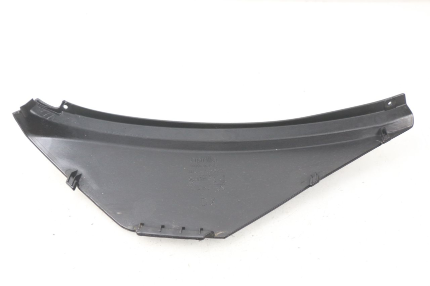 photo de RIGHT UNDERSEAT PANEL APRILIA ATLANTIC 125 (2003 - 2009)