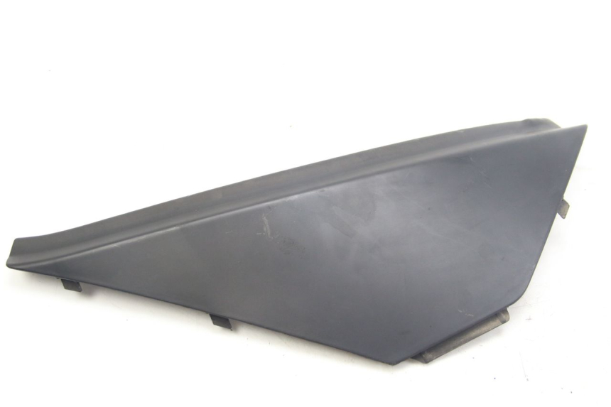 photo de RIGHT SIDE UNDER SEAT COVER APRILIA ATLANTIC 500 (2002 - 2003)