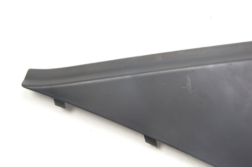 photo de RIGHT SIDE UNDER SEAT COVER APRILIA ATLANTIC 500 (2002 - 2003)