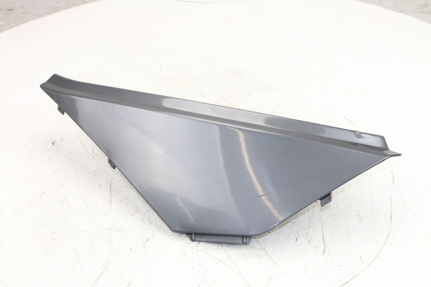 photo de RIGHT UNDERSEAT PANEL APRILIA ATLANTIC 125 (2003 - 2009)