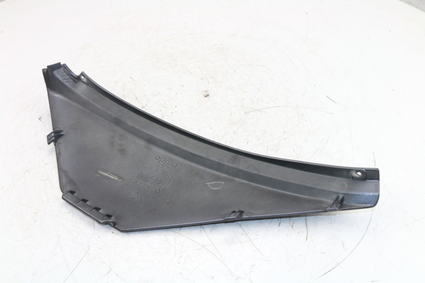 photo de RIGHT UNDERSEAT PANEL APRILIA ATLANTIC 125 (2003 - 2009)