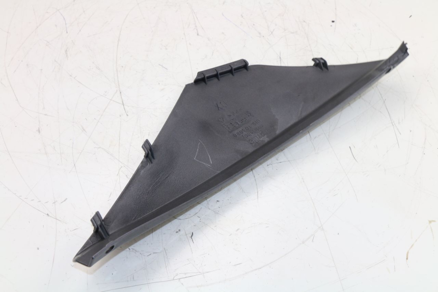 photo de RIGHT UNDERSEAT PANEL APRILIA ATLANTIC 125 (2003 - 2009)