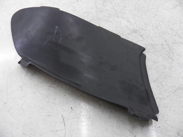 photo de RIGHT UNDERSEAT PANEL APRILIA LEONARDO 125 (1999 - 2001)