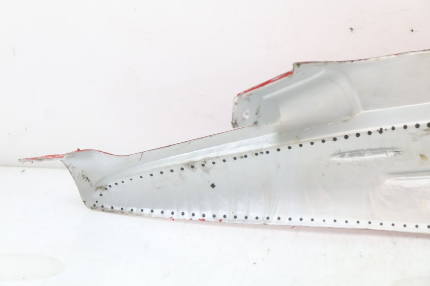 photo de RIGHT UNDERSEAT PANEL APRILIA SR CARB LC 2T 50 (2004 - 2012)