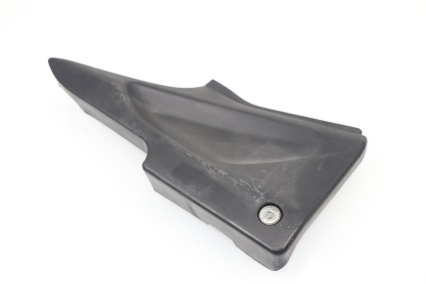 photo de RIGHT UNDERSEAT PANEL DAELIM VJ ROADWIN 125 (2004 - 2007)