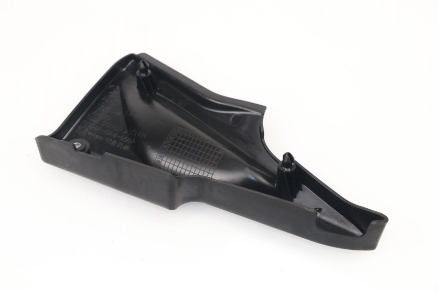 photo de RIGHT UNDERSEAT PANEL DAELIM VJ ROADWIN 125 (2004 - 2007)