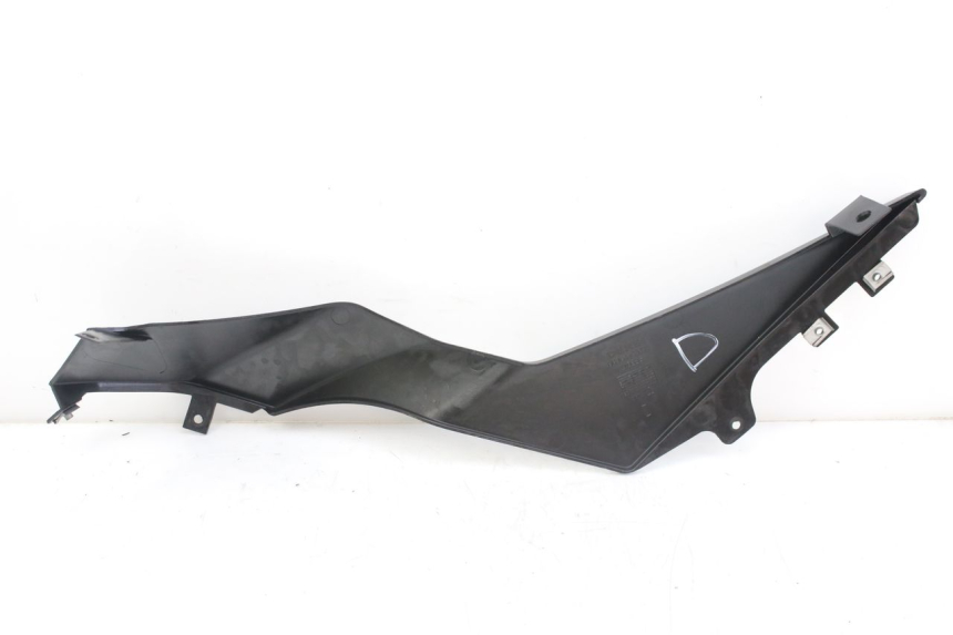 photo de RIGHT SIDE UNDER SEAT COVER DERBI GPR 50 (2004 - 2009)