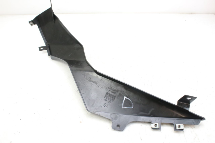 photo de RIGHT SIDE UNDER SEAT COVER DERBI GPR 50 (2004 - 2009)