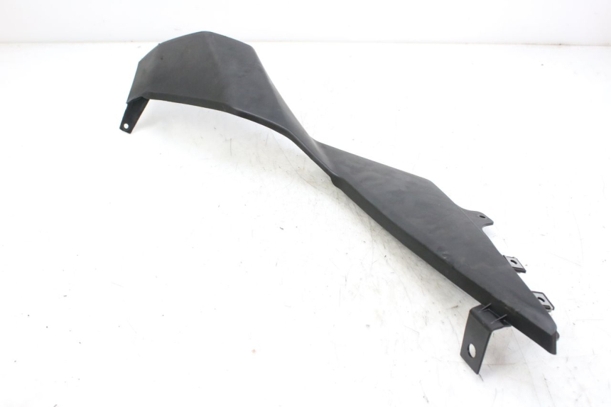 photo de RIGHT SIDE UNDER SEAT COVER DERBI GPR 50 (2004 - 2009)