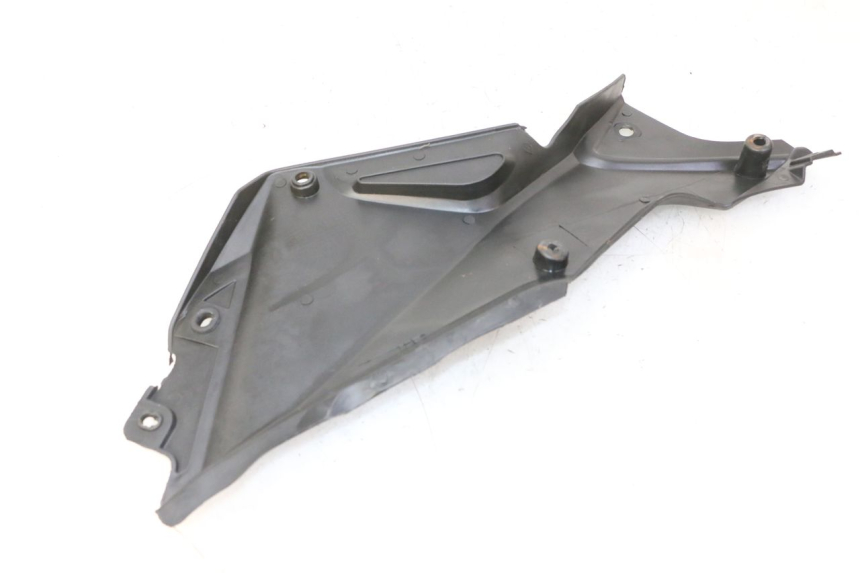 photo de RIGHT UNDERSEAT PANEL STAHO FH 50 (2018 - 2019)