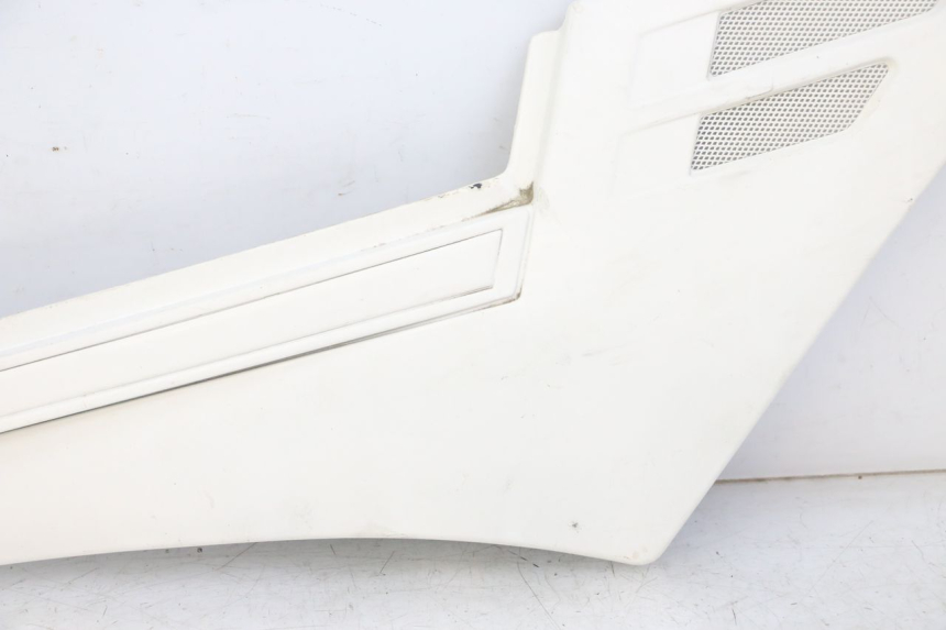 photo de RIGHT UNDERSEAT PANEL YAMAHA FJ 36Y 1100 (1984 - 1985)