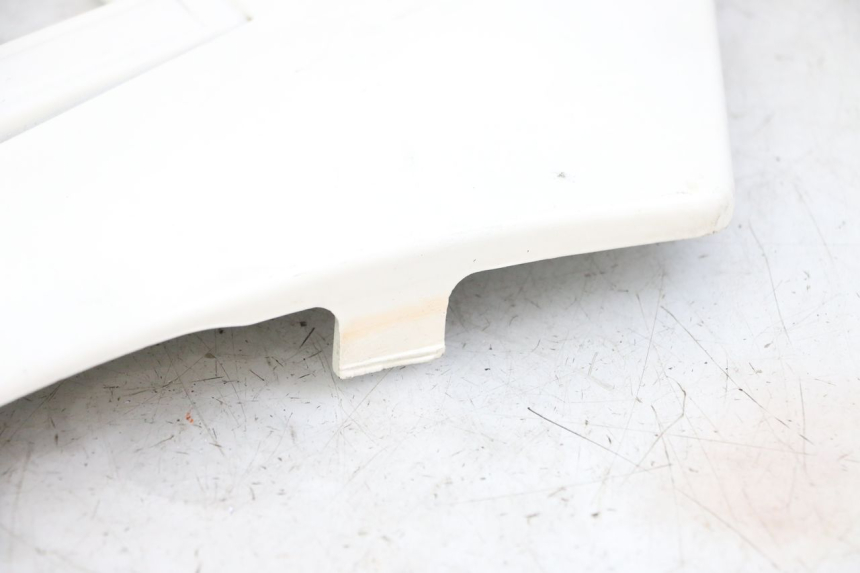 photo de RIGHT UNDERSEAT PANEL YAMAHA FJ 36Y 1100 (1984 - 1985)