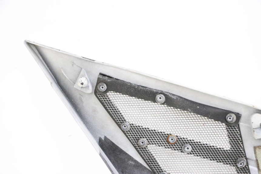 photo de RIGHT UNDERSEAT PANEL YAMAHA FJ 36Y 1100 (1984 - 1985)