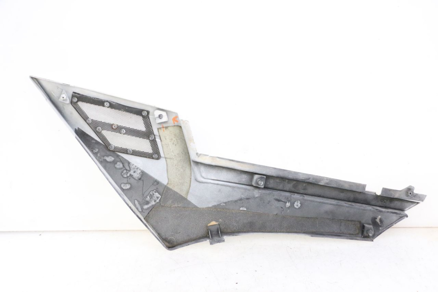photo de RIGHT UNDERSEAT PANEL YAMAHA FJ 36Y 1100 (1984 - 1985)
