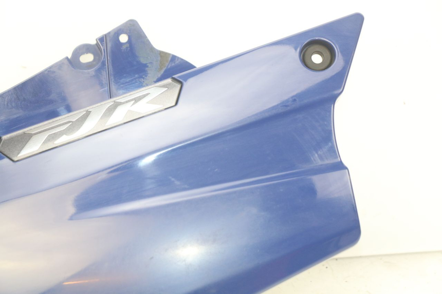 photo de RIGHT SIDE UNDER SEAT COVER YAMAHA FJR ABS 1300 (2016 - 2020)