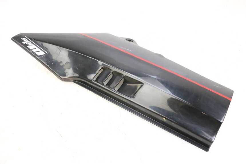 photo de RIGHT UNDERSEAT PANEL KAWASAKI GPZ RX 1000 (1986 - 1988) - Fixing points details
