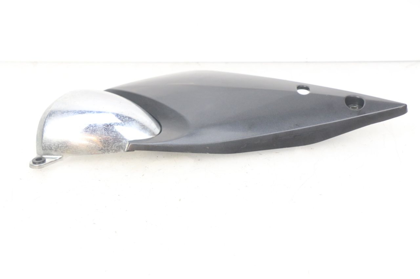 photo de RIGHT UNDERSEAT PANEL SUZUKI GSF N BANDIT 600 (2000 - 2004) - Component detail