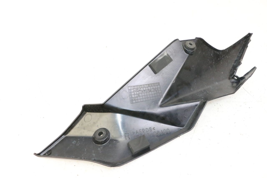 photo de RIGHT UNDERSEAT PANEL SUZUKI GSR 750 (2011 - 2017)