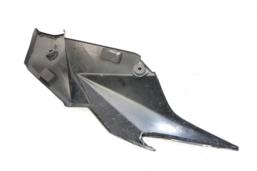 photo de RIGHT UNDERSEAT PANEL SUZUKI GSR 750 (2011 - 2017)