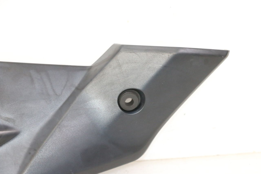 photo de RIGHT UNDERSEAT PANEL SUZUKI GSR 750 (2011 - 2017)