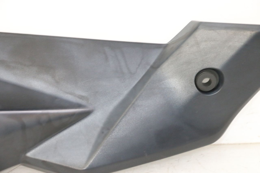 photo de RIGHT UNDERSEAT PANEL SUZUKI GSR 750 (2011 - 2017)