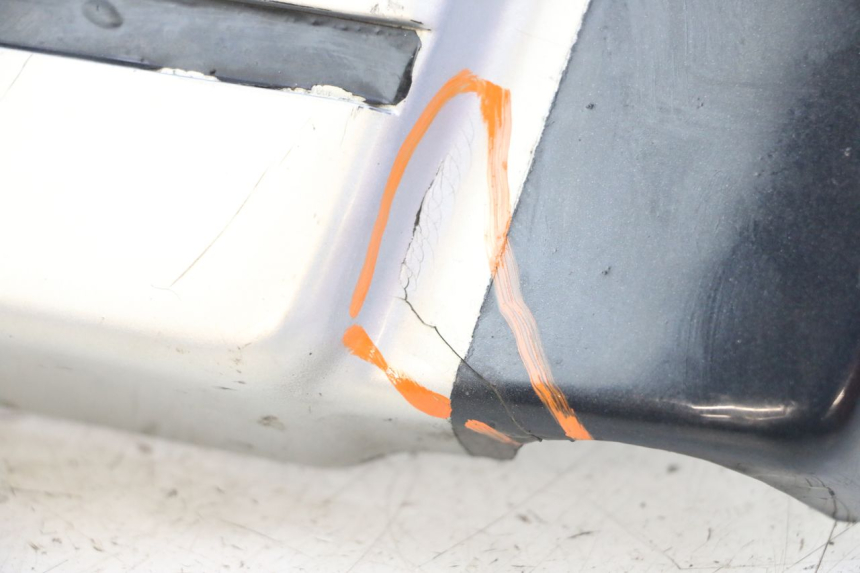 photo de RIGHT UNDERSEAT PANEL SUZUKI GSX E 250 (1982 - 1983)
