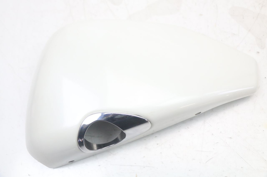 photo de RIGHT UNDERSEAT PANEL HARLEY DAVIDSON SPORTSTER XL CUSTOM 883 (1999 - 2006)