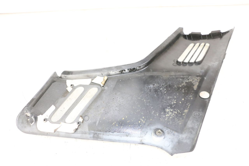 photo de RIGHT UNDERSEAT PANEL HONDA CBR F 1000 (1993 - 1996)