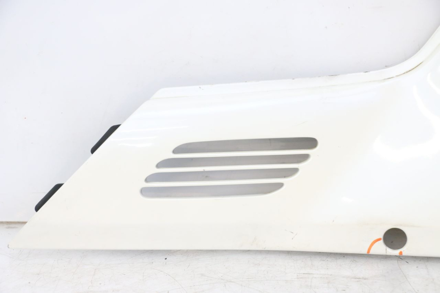 photo de RIGHT UNDERSEAT PANEL HONDA CBR F 1000 (1993 - 1996)