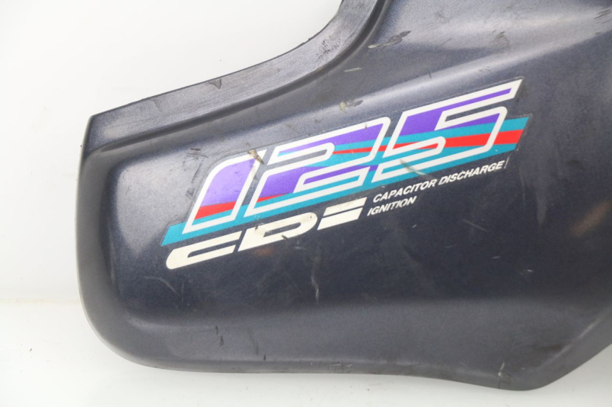photo de RIGHT UNDERSEAT PANEL HONDA CG 125 (1996 - 1998)