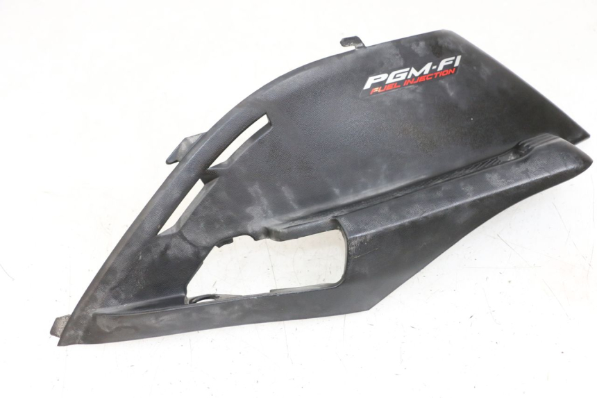 photo de RIGHT UNDERSEAT PANEL HONDA NHX LEAD 110 (2008 - 2010)