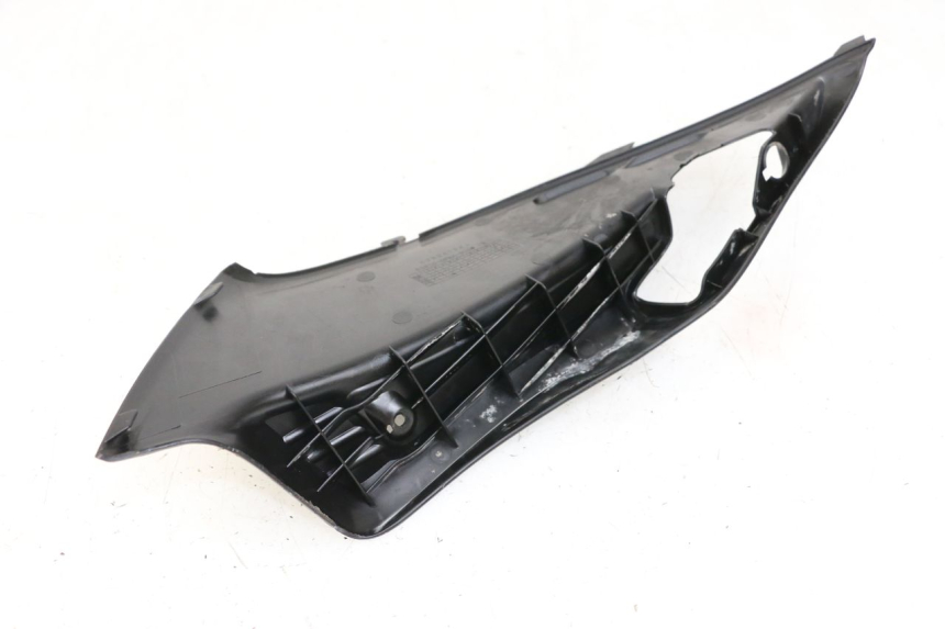 photo de RIGHT UNDERSEAT PANEL HONDA NHX LEAD 110 (2008 - 2010)