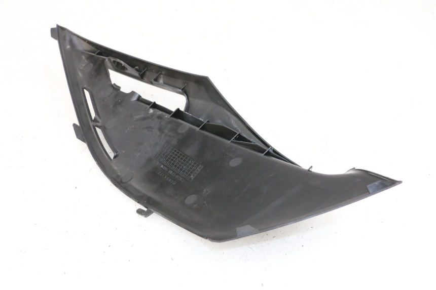 photo de RIGHT UNDERSEAT PANEL HONDA NHX LEAD 110 (2008 - 2010)