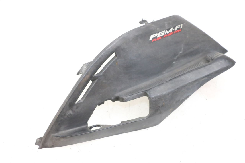 photo de RIGHT UNDERSEAT PANEL HONDA NHX LEAD 110 (2008 - 2010)