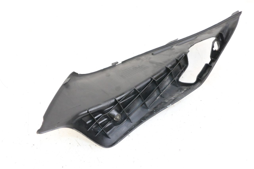 photo de RIGHT UNDERSEAT PANEL HONDA NHX LEAD 110 (2008 - 2010)