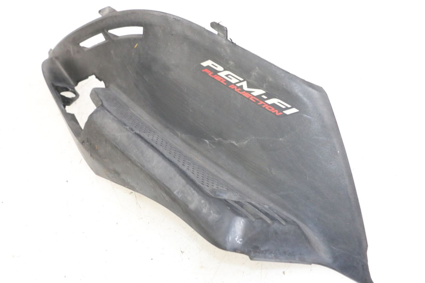 photo de RIGHT UNDERSEAT PANEL HONDA NHX LEAD 110 (2008 - 2010)