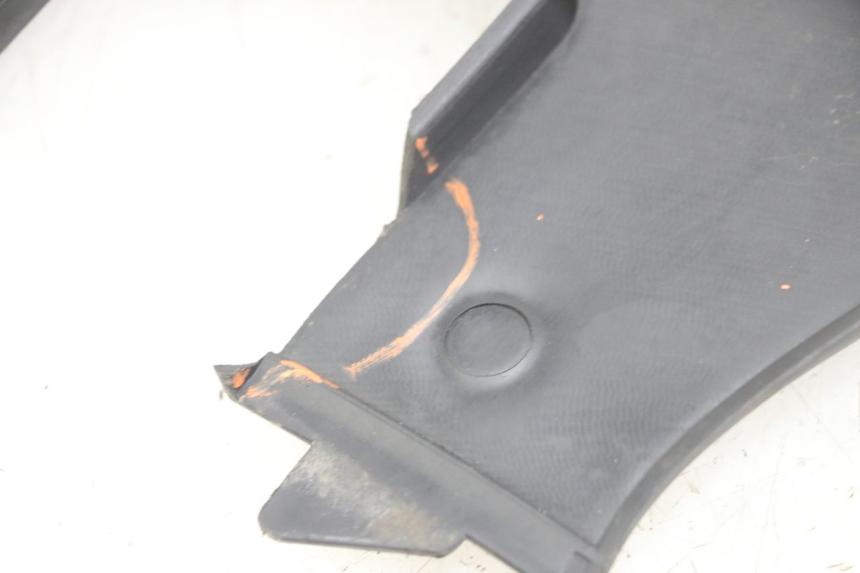 photo de RIGHT UNDERSEAT PANEL HYTRACK HY S 4X4 410 (2013 - 2016)