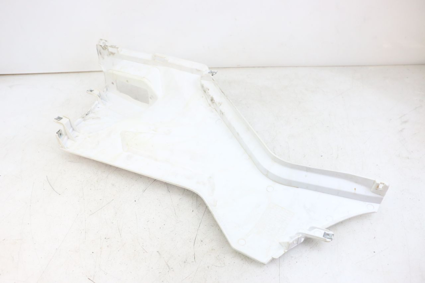 photo de RIGHT SIDE UNDER SEAT COVER HYTRACK ST 170 (2020 - 2024)