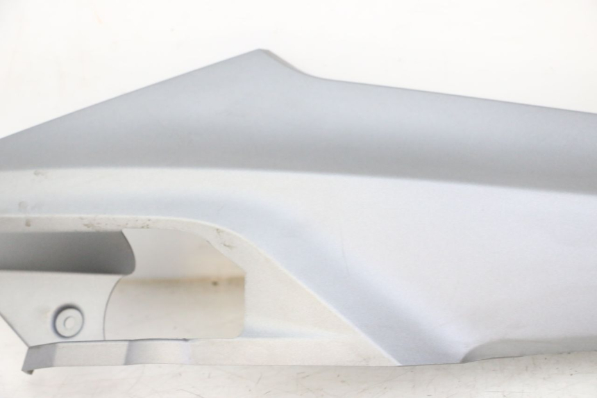 photo de RIGHT UNDERSEAT PANEL SYM JOYMAX 125 (2010 - 2017)