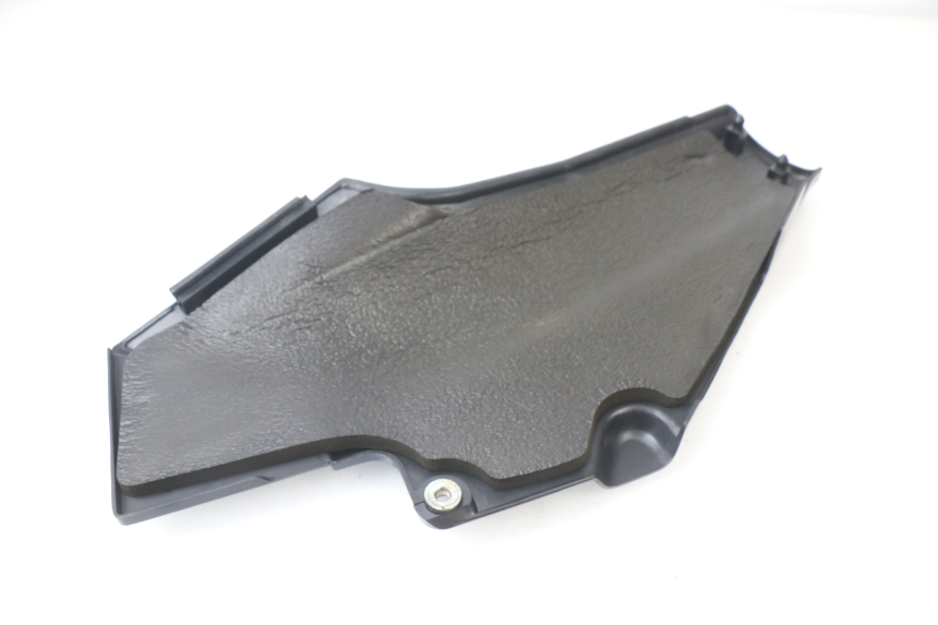 photo de RIGHT UNDERSEAT PANEL KAWASAKI GTR 1000 (1994 - 2004)