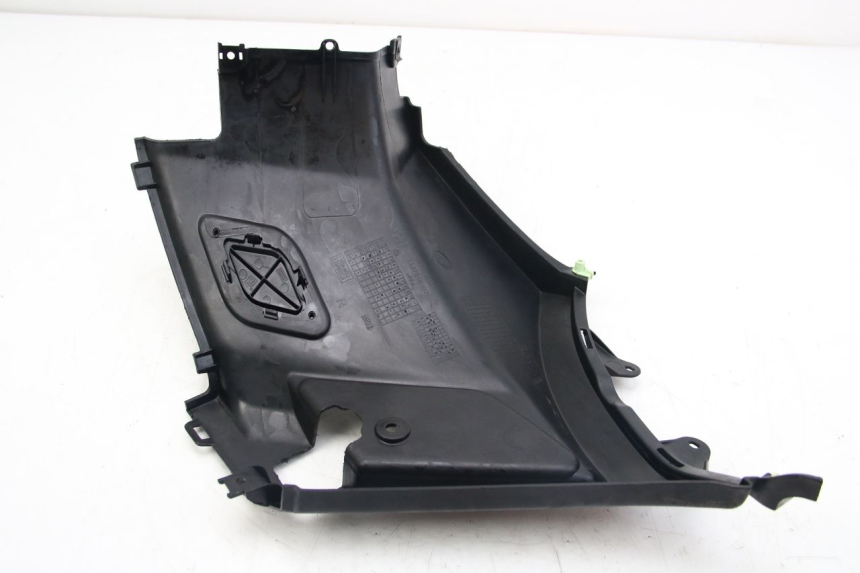 photo de RIGHT UNDERSEAT PANEL PEUGEOT KISBEE 2T 50 (2018 - 2022)